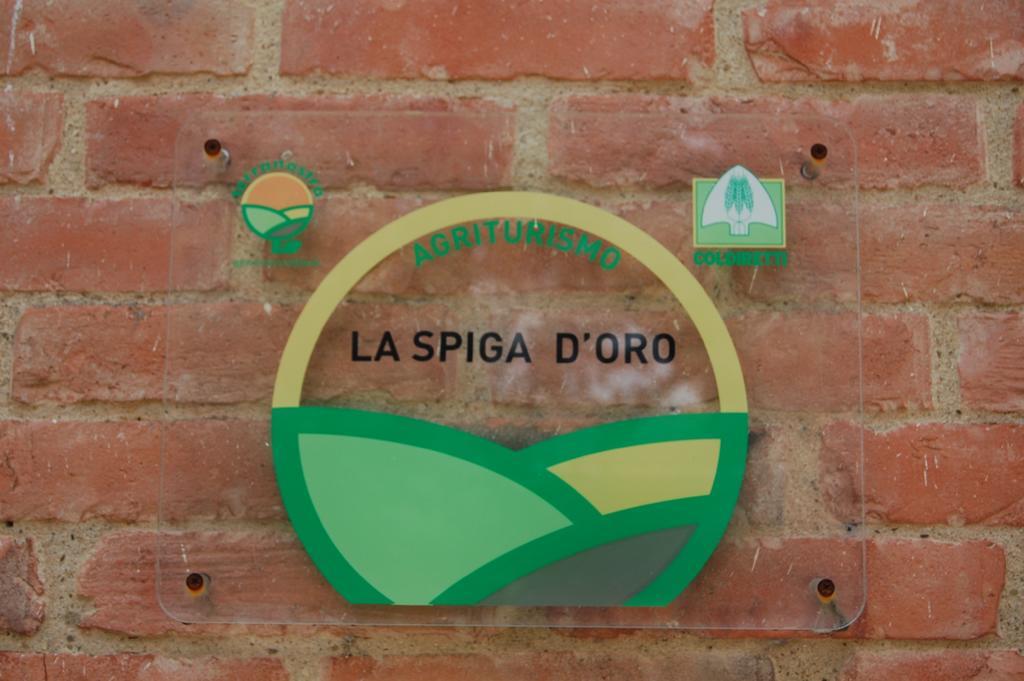 Hostal La Spiga D'Oro Pozzo  Exterior foto